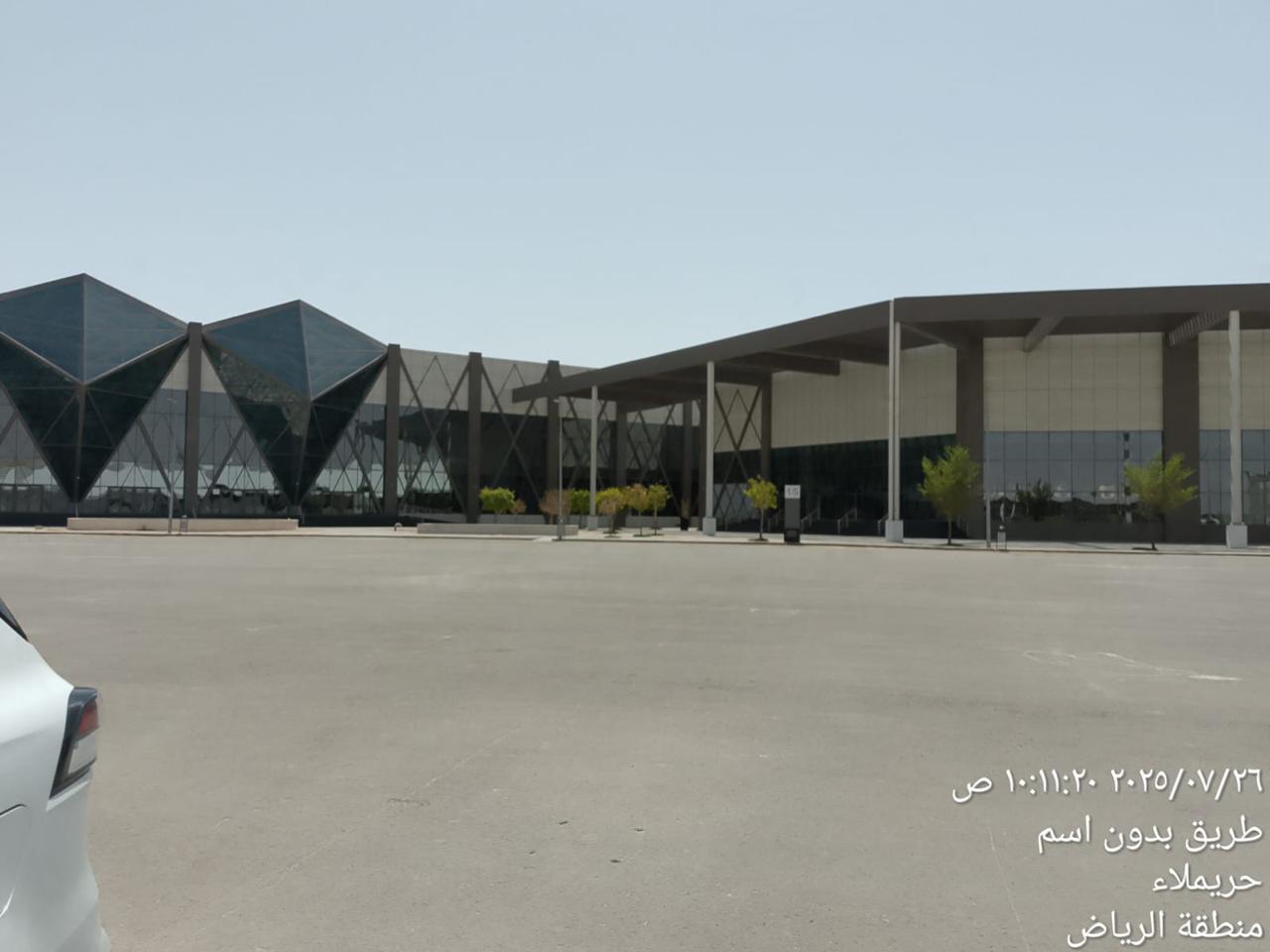 تجهيز الخيم الأوروبية في موقع المشروع